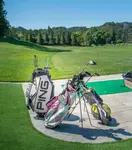 Women's golf bags are designed to fit women and their needs. Learn more about great women's bags.