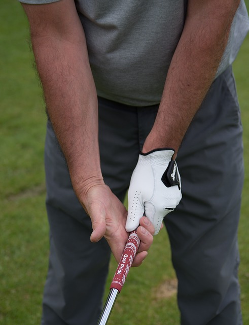 Grip the golf club correctly