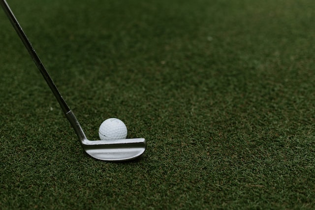 Improve your putting game with the best putting drills - learn how to make more 10 foot putts and never miss a 3 foot putt! 